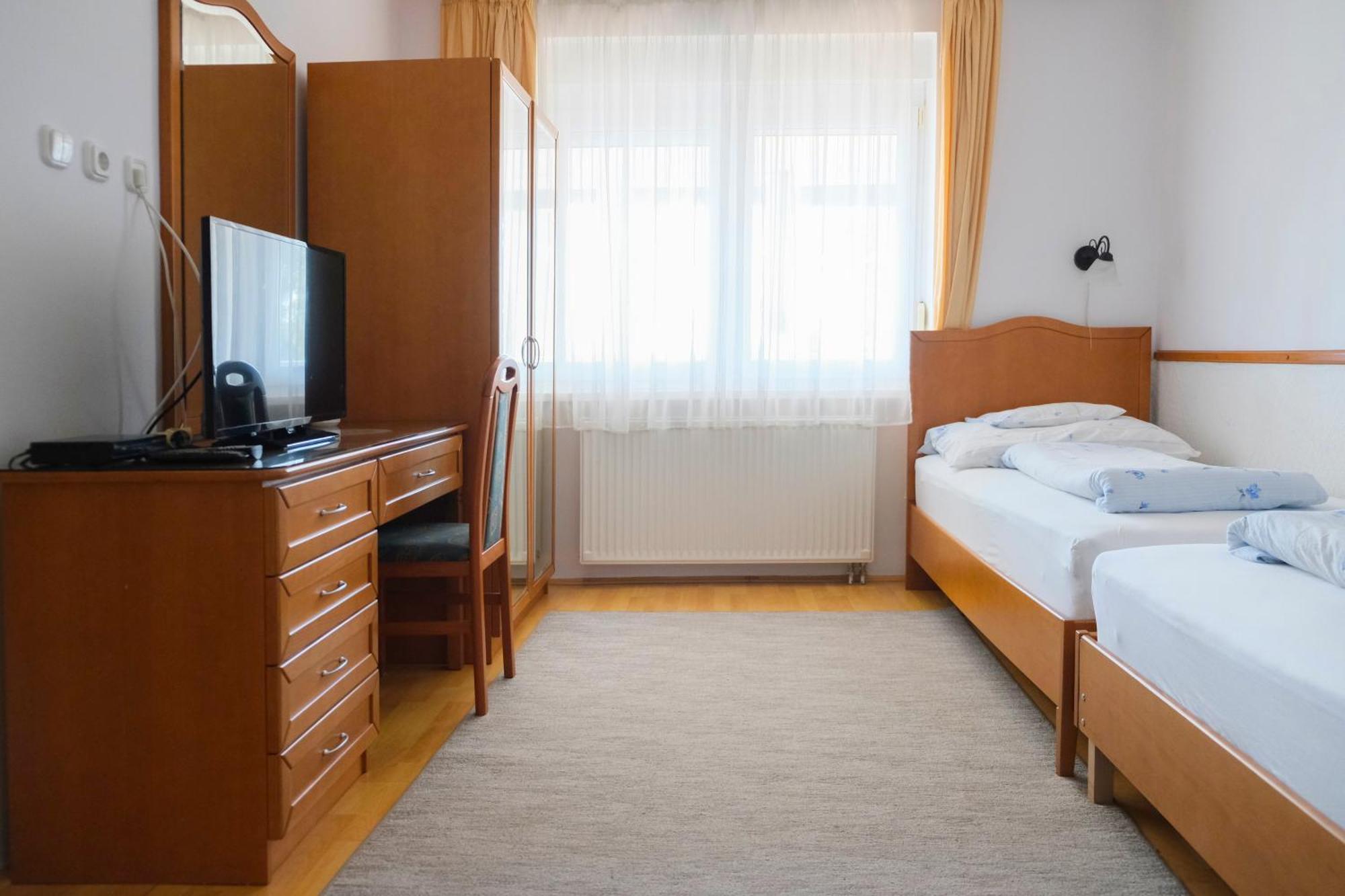 Panorama Apartmanhaz Sárvár المظهر الخارجي الصورة